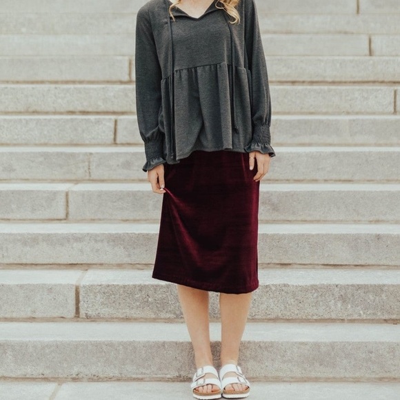 Chaus Vintage Burgundy A-Line Velvet Skirt, Size 34 - Picture 3 of 10